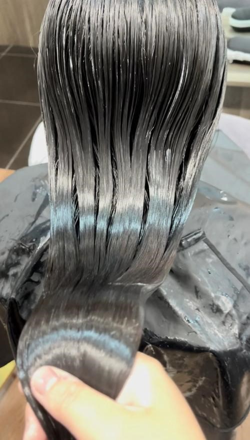 頭髮毛躁療程第一步:重建