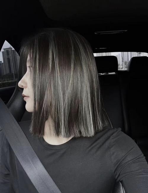 短頭髮染髮線條位置