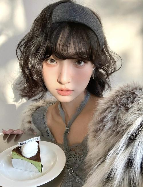 短頭髮染髮推薦電話亭